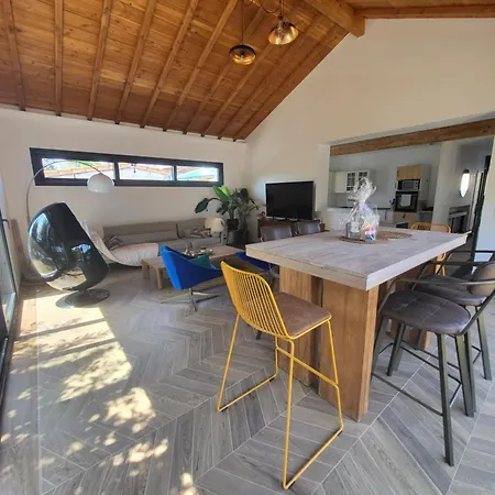 בית נופש Maison Familiale *